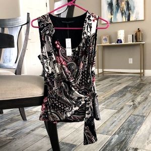 Cute printed White House black market top.